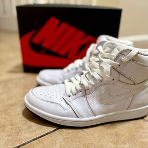 Jordan White/Black Air Jordan 1 Retro High OG Box Label
